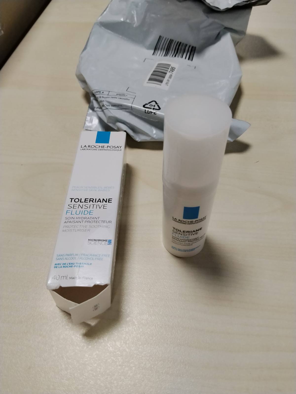 303303 - LA ROCHE-POSAY Lëng për fytyrën për lëkurë të yndyrshme dhe të kombinuar, Qetësues intensiv, 48 orë hidratim, Me glicerinë, niacinamidë dhe ujë termal, 40 ml