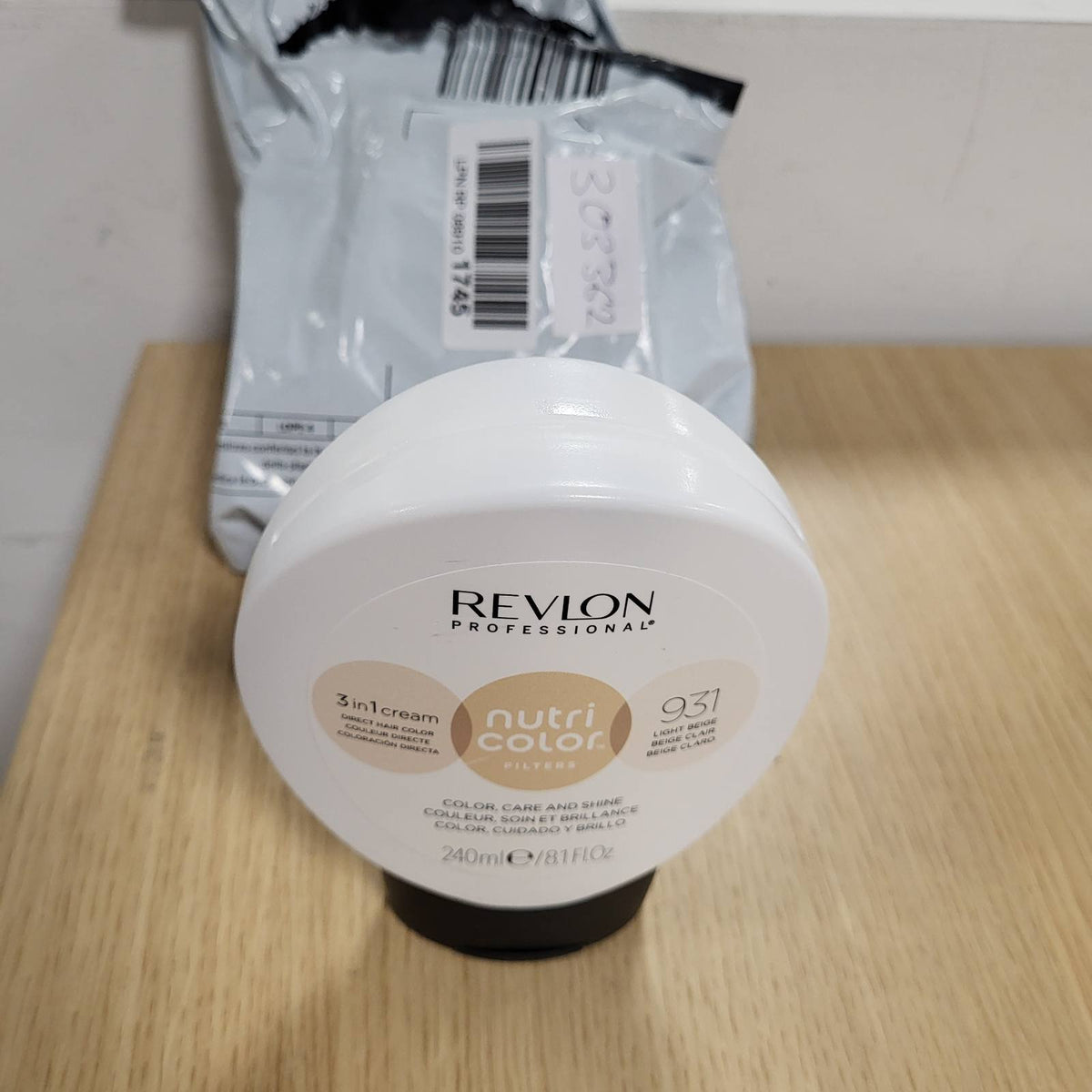 303362 - REVOLON FILTRA PROFESIONALE NGJYROSËSE 931 Bezhë e Çelët, 240 ml, Maskë ngjyrosëse me INSTA-PIC-TECHNOLOGY, vegane