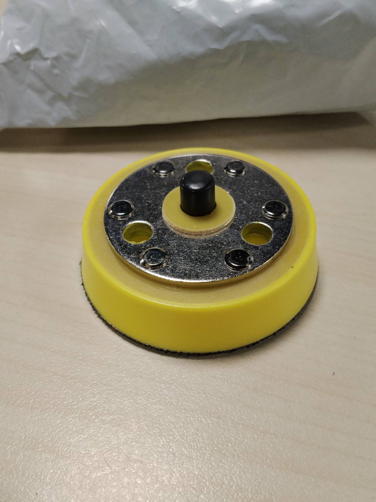 314302 - Dino KRAFTPAKET 640345 Pllakë Mbështetëse 75 mm 5/16-24 me Sfungjer Lëmimi me Grep dhe Lak për Lëmues Orbital 650W 9 mm, e Verdhë