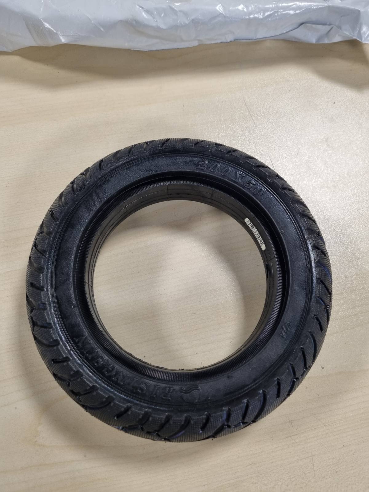 314725 - MOOVMOOV Gomë gome e fortë 200x50 e përputhshme me rrotën e përparme E-twow - rrotën e pasme Speedway Mini 4 Pro, Gomë kundër shpimit Invincible 200x50