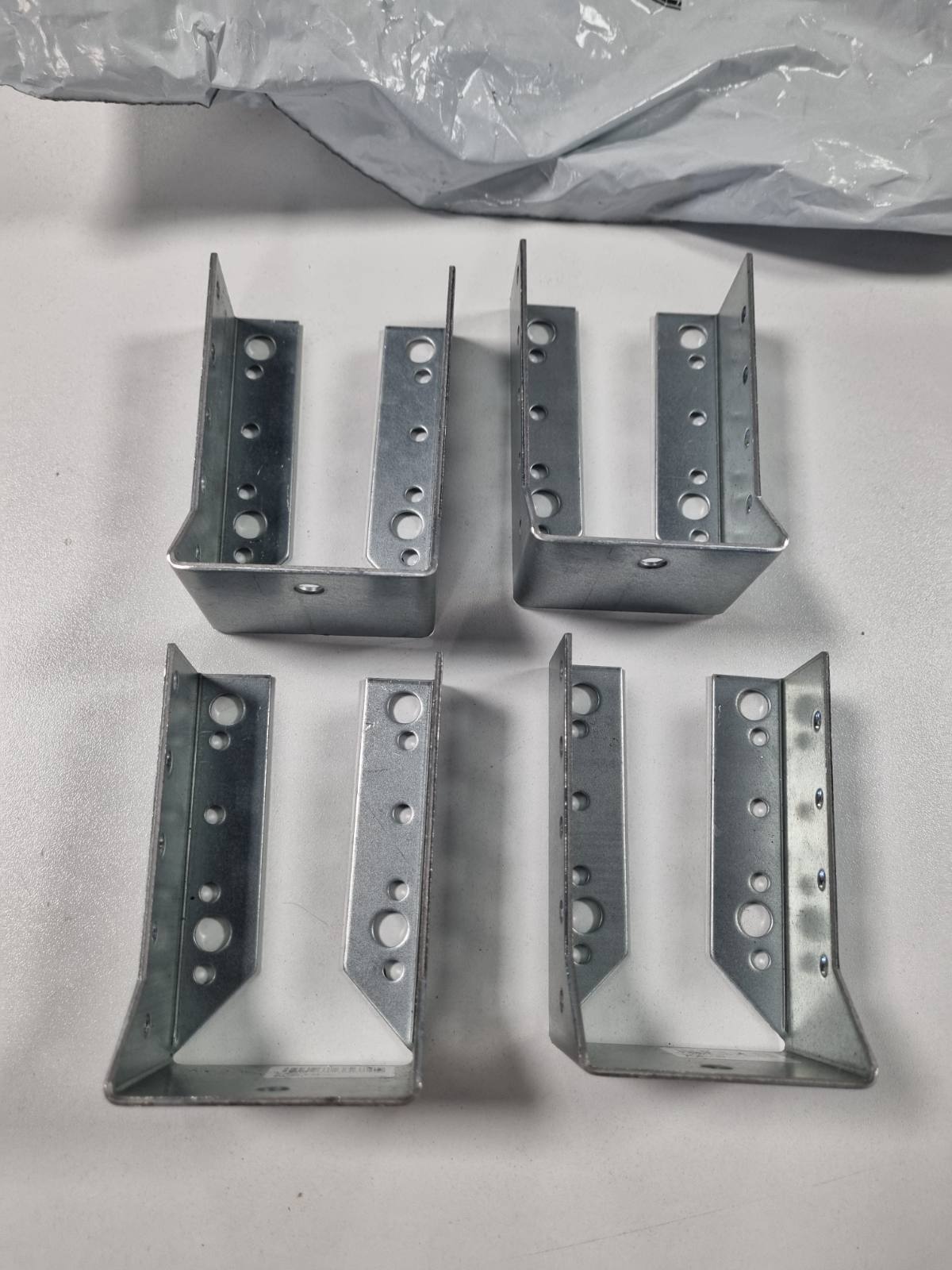 335690 - ALBERTS 336745 Këpucë trau, Tipi B, Paketa Craftsman, Sendzimir e galvanizuar, 4 x 100 mm