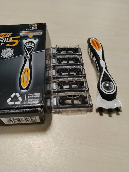 336219 - BIC Brisku për Burra Hybrid 5 Flex, 1 Dorezë, 10 Mbushje, 5 Tehe Titaniumi, Pako 1+10