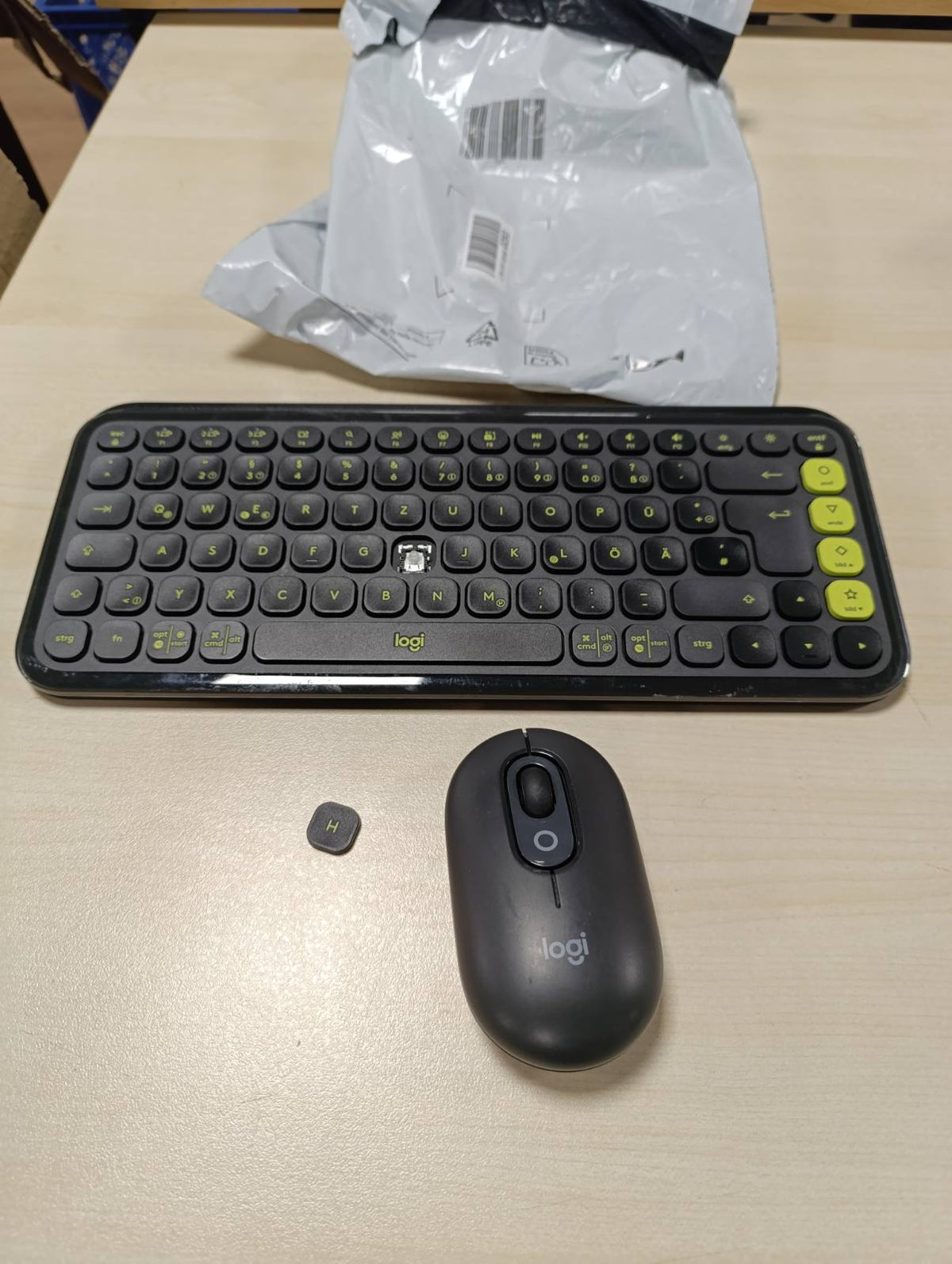 308691 - LOGITECH POP ICON COMBO, Set Pajisjesh Bluetooth