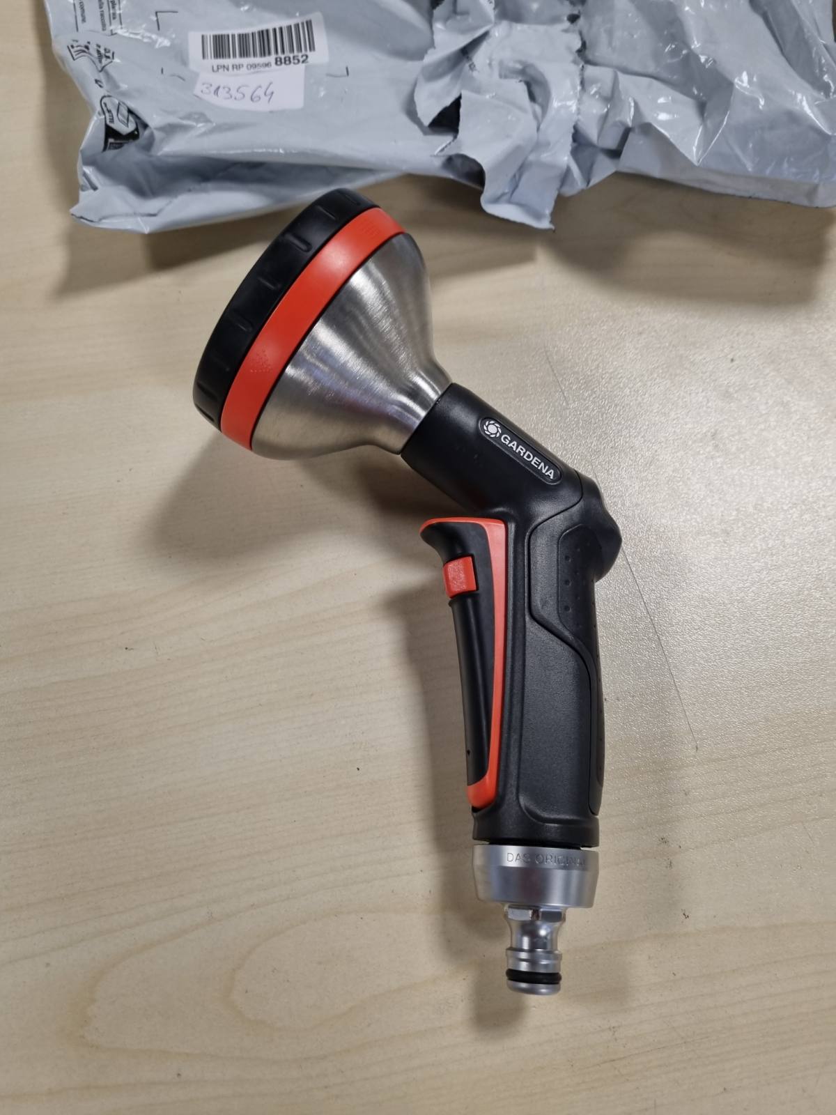 313564 - GARDENA Premium Spërkatës shumëfunksional, Spërkatës kopshti për ujitje dhe pastrim, 5 modele spërkatjeje, filtër papastërtie, bllokim i spërkatjes së vazhdueshme, mbrojtje nga ngricat (18317-20)