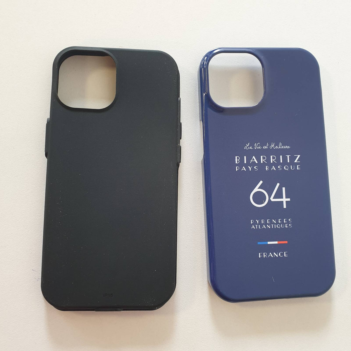 305433 - KASË PËR IPHONE 15 BIARRITZ 64, MATERIAL: PLASTIK, NGJYRË: E ZEZË