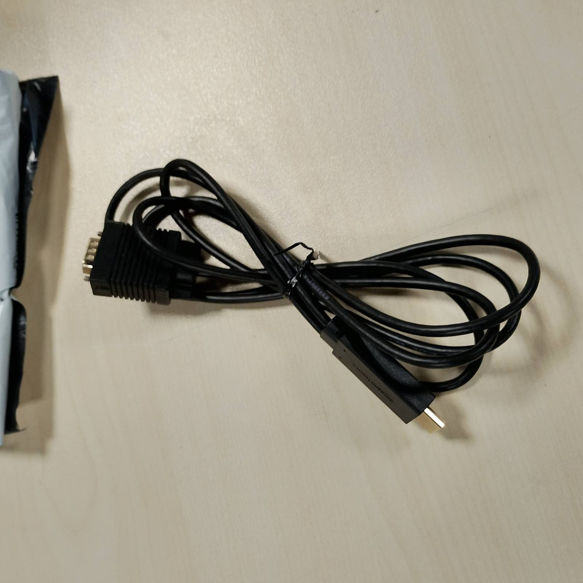 305610 - Amazon Basics Kabllo HDMI në VGA, Unidirekcional, 1.8 m, 1080p, i zi