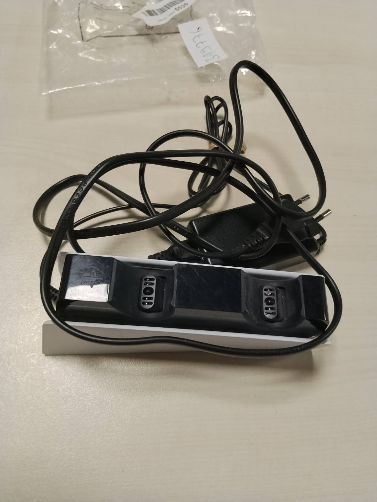 319776 - SONY Stacion karikimi për 2 kontrollues DualSense 5, karikim i shpejtë, dizajn me klikim të lehtë, Dy-tone