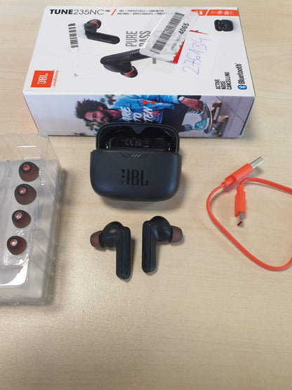 276134 - JBL Tune 235 NC, Kufje Bluetooth True Wireless, Anulim Zhurmesh, jetëgjatësi baterie 48 orë, IP54, dizajn i rehatshëm, të zeza