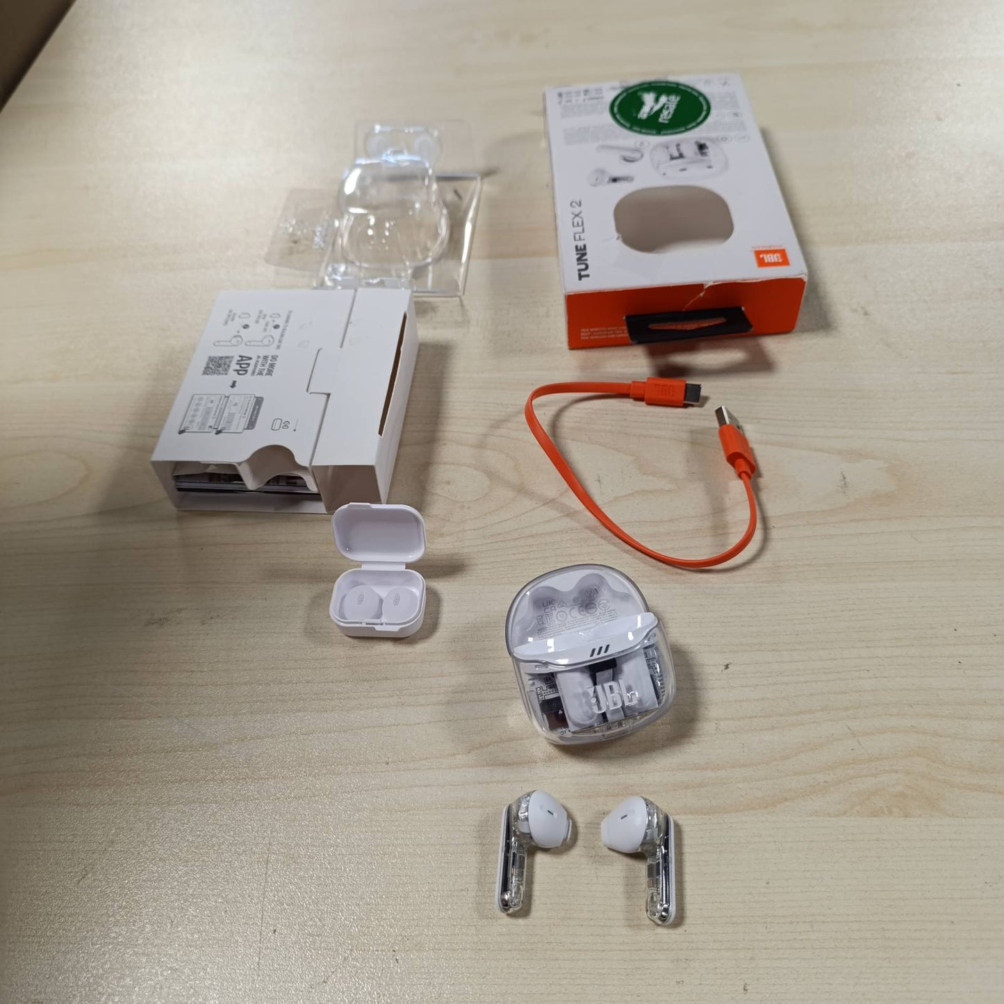 276147 - JBL TUNE FLEX GHOST 2 - Kufje pa tel Bluetooth në vesh me anulim zhurmash, kohë riprodhimi 48 orë, rezistente ndaj ujit dhe pluhurit IP54, lidhje me shumë pika, dizajn ergonomik, White Ghost