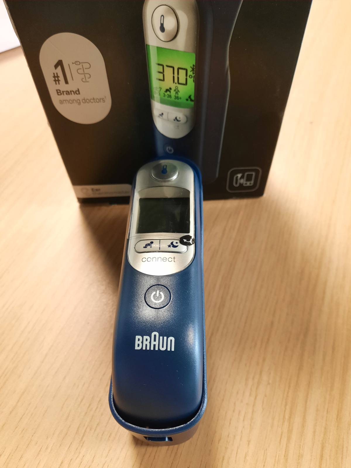 302770 - BRAUN Termometër veshi ThermoScan® 7+, i pajtueshëm me aplikacionin Braun Family Care™, Teknologjia Age Precision®, ekran dixhital me kodim ngjyrash, i përshtatshëm për foshnje dhe fëmijë të vegjël