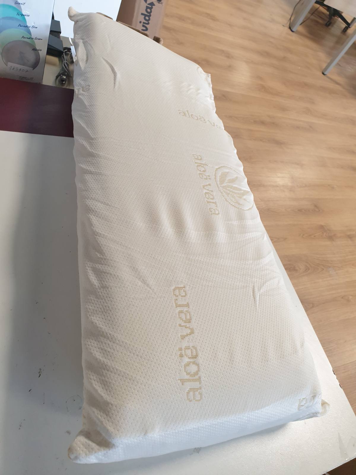184592 - GJUMI ONLINE - Jastëk Viskoelastik nga Aloe Vera, 90 x 40 cm, me Vetitë Anti-Stres dhe Përshtatshmëri të Lartë për Rehati Maksimale