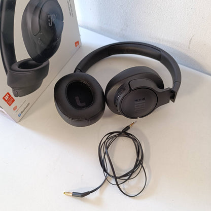 272885 - JBL TUNE 720BT, kufje pa tel, Bluetooth 5.3, jetëgjatësi baterie deri në 76 orë, karikim i shpejtë, material: plastike, ngjyra: të zeza