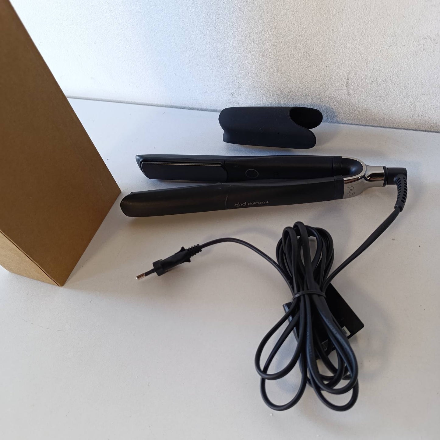 315068 - ër flokësh platinum+ black, inteligjente profesionale, më pak këputje, më shumë shkëlqim, mbrojtje ngjyre, teknologji Ultra-Zone, temperaturë optimale 185ºC