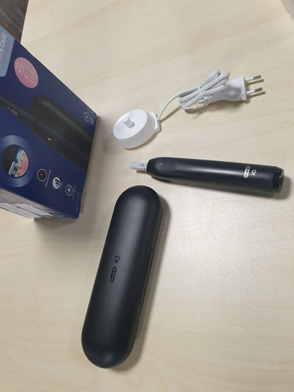 271083 - ORAL-B Furçë dhëmbësh elektrike e rikarikueshme iO 2, 1 kokë zëvendësuese, e zezë, e butë për mishrat e dhëmbëve, çantë udhëtimi