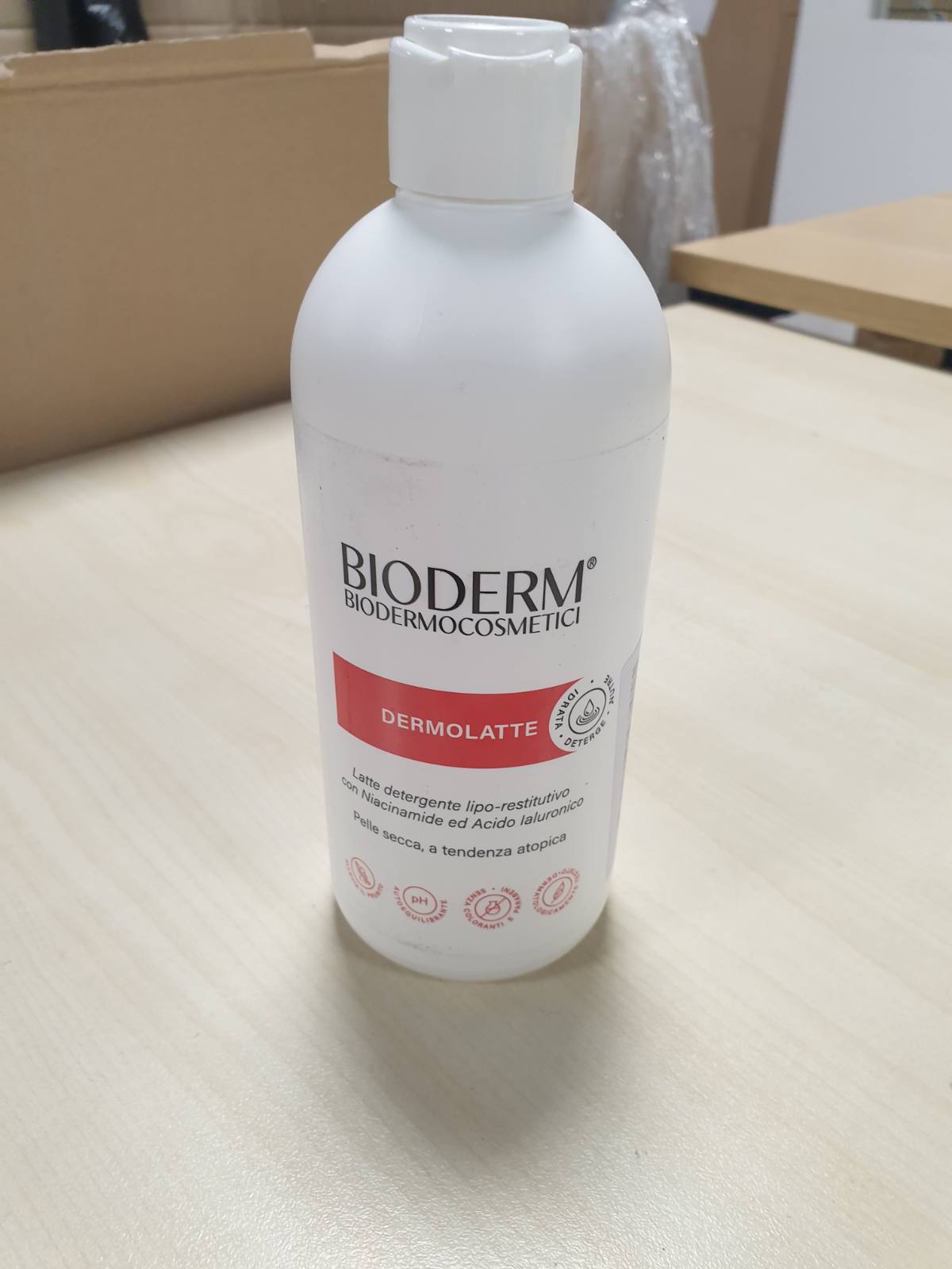 272187 - BIODERMA Qumësht Pastrues Dermolatte Lipo-Restorativ, 500 ml, me Niacinamidë dhe Acid Hialuronik