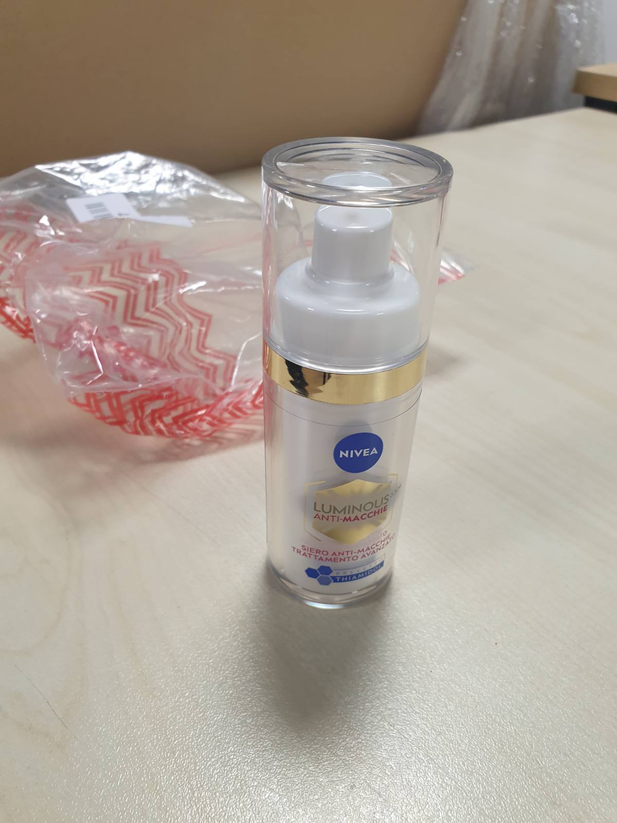 271806 - NIVEA Serum për fytyrën Luminous630, 30 ml, me acid hialuronik dhe tiamidol