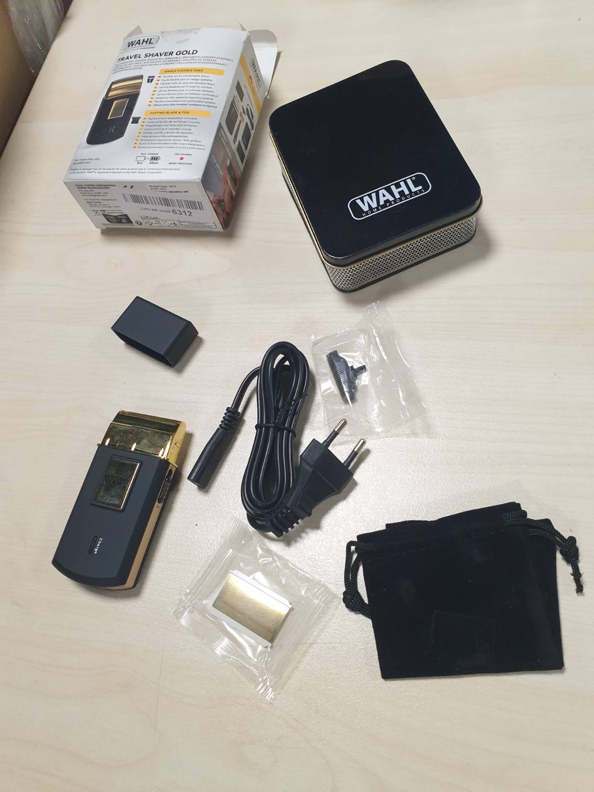 271734 - WAHL Rroba rroje Travel Edition Gold Brisk elektrik pa tel dhe i rikarikueshëm për burra, për prerjen e flokëve dhe mjekrës, kompakt dhe i lëvizshëm