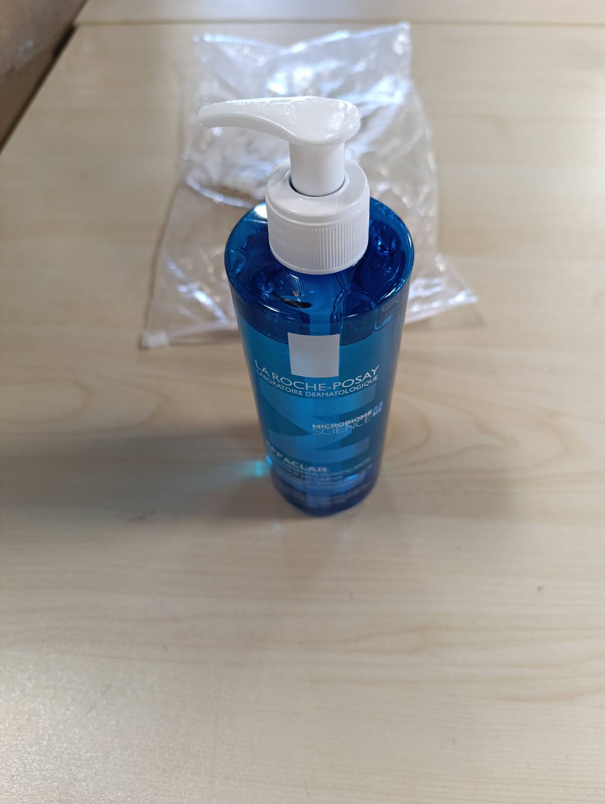271898 - LA ROCHE POSAY Xhel pastrues me shkumë Effaclar, 400 ml, për lëkurë të prirur ndaj akneve, pastron dhjamin dhe papastërtitë