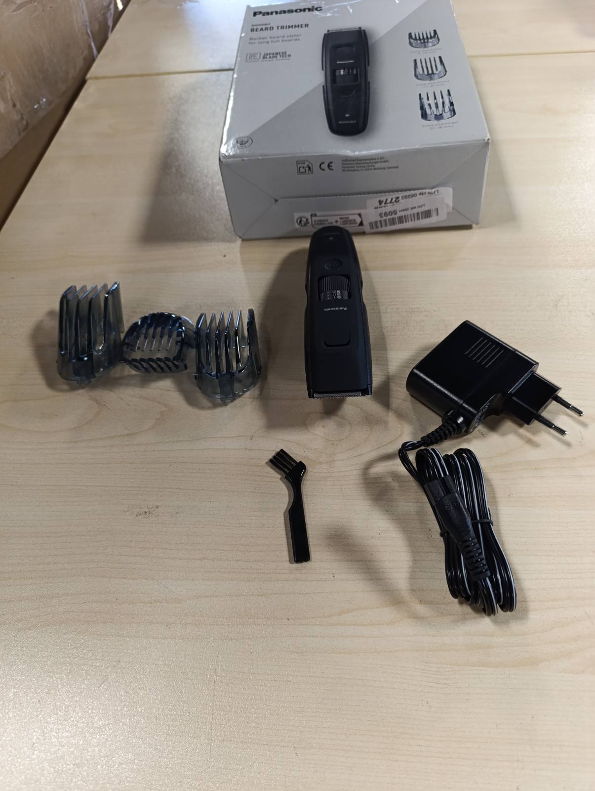 271113 - PANASONIC ER-GB86-K503 Makinë prerëse për mjekër, e rregullueshme nga 1 deri në 30 mm, e larëshme, teh japonez, ngjyrë e zezë
