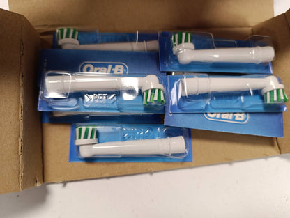 300566 - ORAL-B - Koka Furçash Zëvendësuese PRO CrossAction, të Bardha, 10 copë