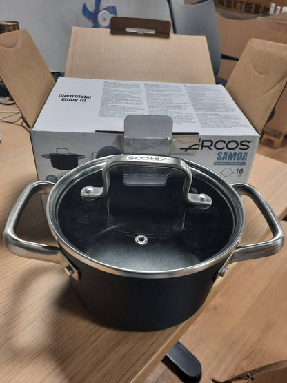 213710 - Seria Arcos Samoa | Ena jo-ngjitëse 16 cm dhe 1.5 L | Alumini i farkëtuar | I përshtatshëm për çdo kuzhinë | Doreza çeliku inox me prekje të ftohtë | Sistem kursimi energjie | E zezë | Induksion i plotë