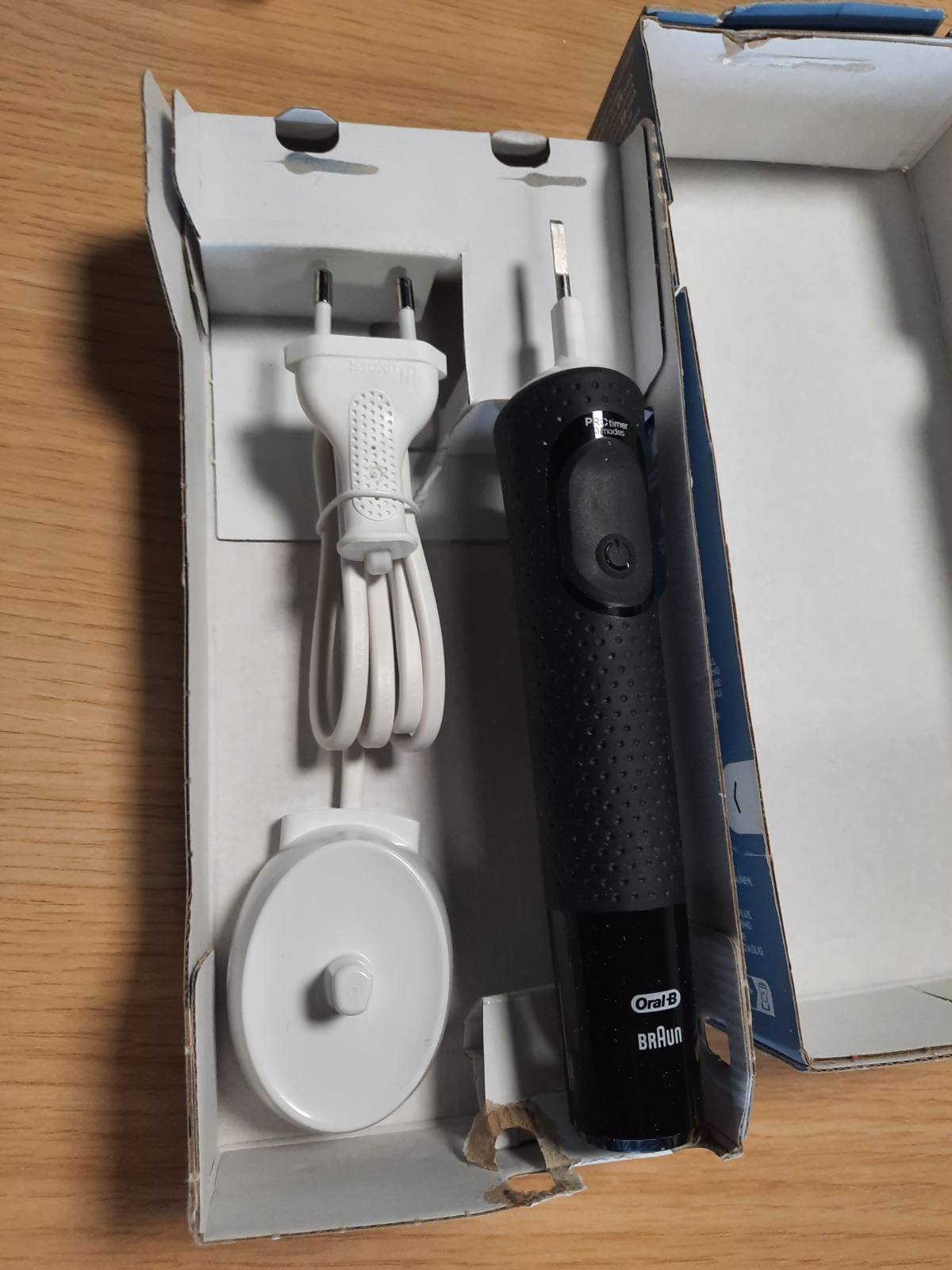 298235 - ORAL-B Furçë dhëmbësh elektrike Vitality Pro, e zezë