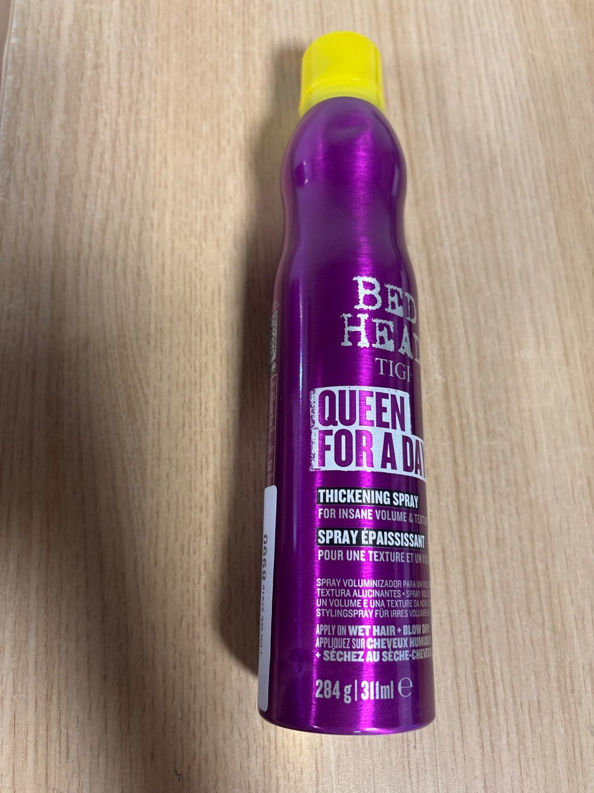 271994 - TIGI Bed Head Sprej Vëllimi Queen For A Day për Trashje për Flokë të Hollë, 311 ml.