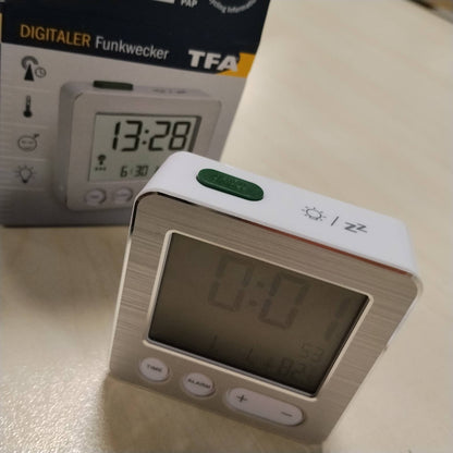 294248 - TFA DOSTMANN 60.2545 - Orë Elektronike me Alarm, E Bardhë-Argjendtë