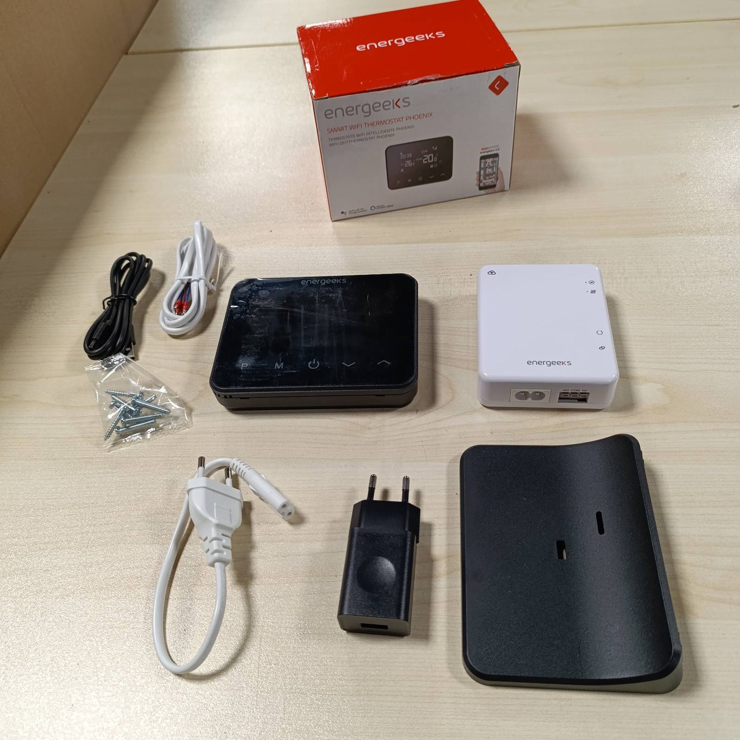 292222 - ENERGEEKS PHOENIX - Termostat inteligjent WiFi, automatik dhe i programueshëm, i pajtueshëm me kaldaja me gaz, naftë, pelet dhe ngrohje nën dysheme, kontroll i largët përmes aplikacionit, i pajtueshëm me Alexa dhe Google