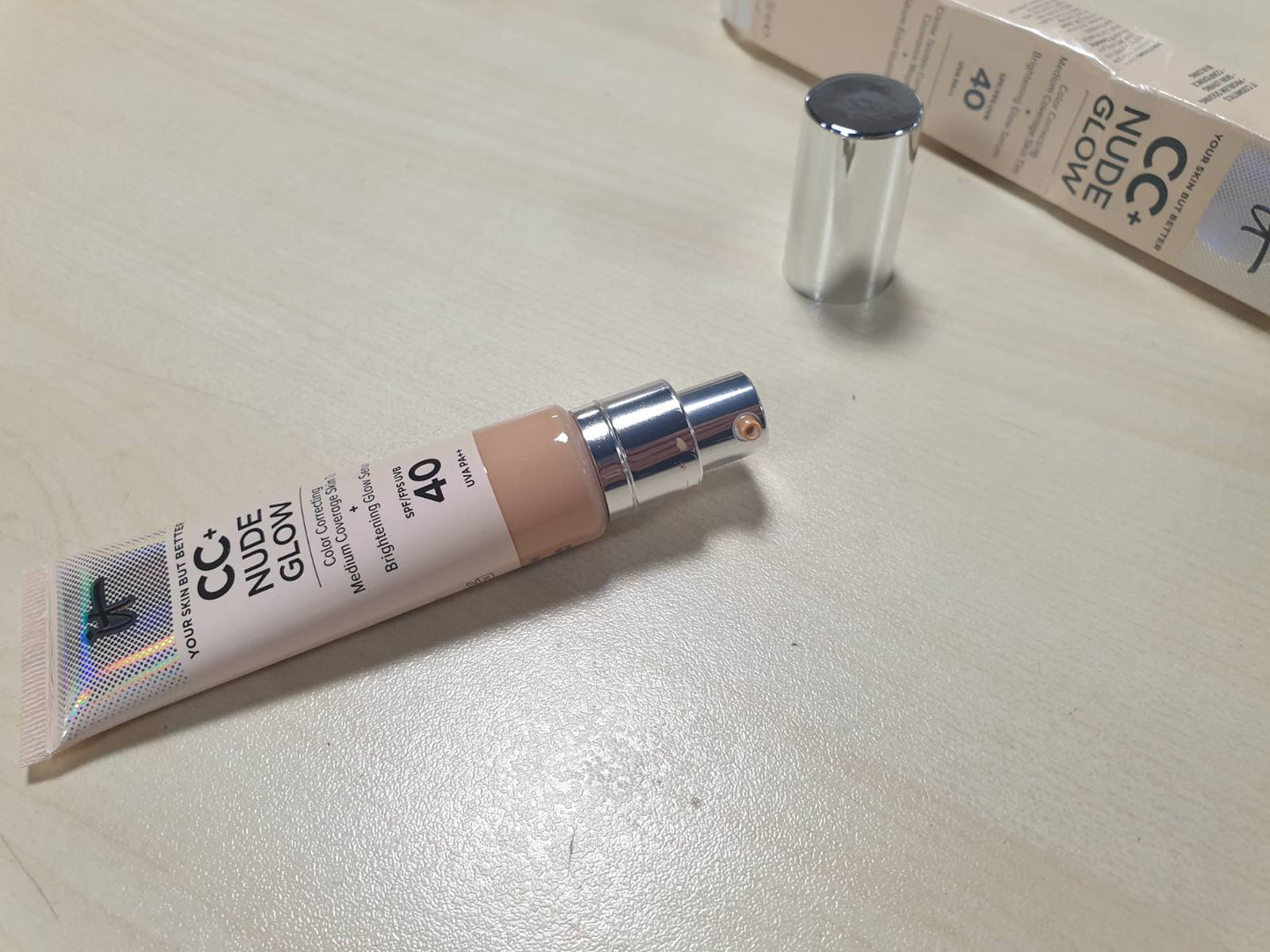 271379 - IT COSMETICS Cc+ Nude Glow Foundation + Glow Serum Spf40, Light Medium, 32 ml