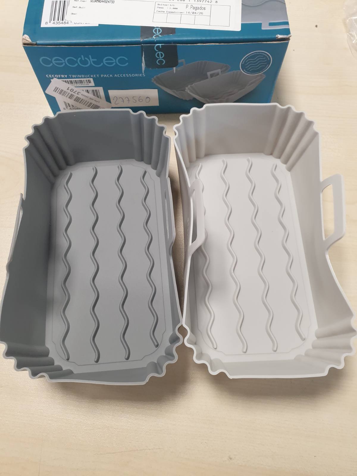 277560 - PAKO CECOTEC me 2 Forma Rrethore Silikoni për Fritezë Ajri 9-11L - Silikon pa BPA, i ripërdorshëm - Diapazoni i Temperaturës -40°C deri në +250°C - Dimensionet 22.5x13x8.6cm