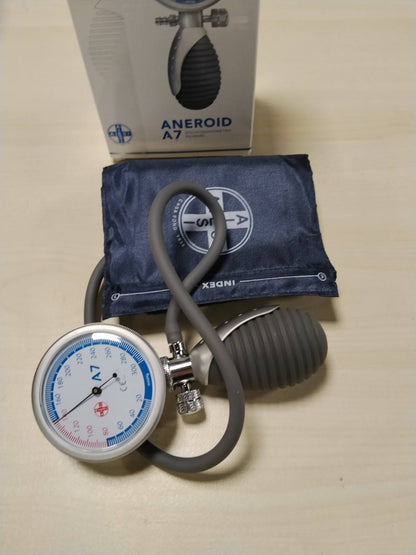 311583 - AIESI Sfigmomanometër manual me aneroid dore, ANEROID A7, për të rritur, dorezë e rregullueshme