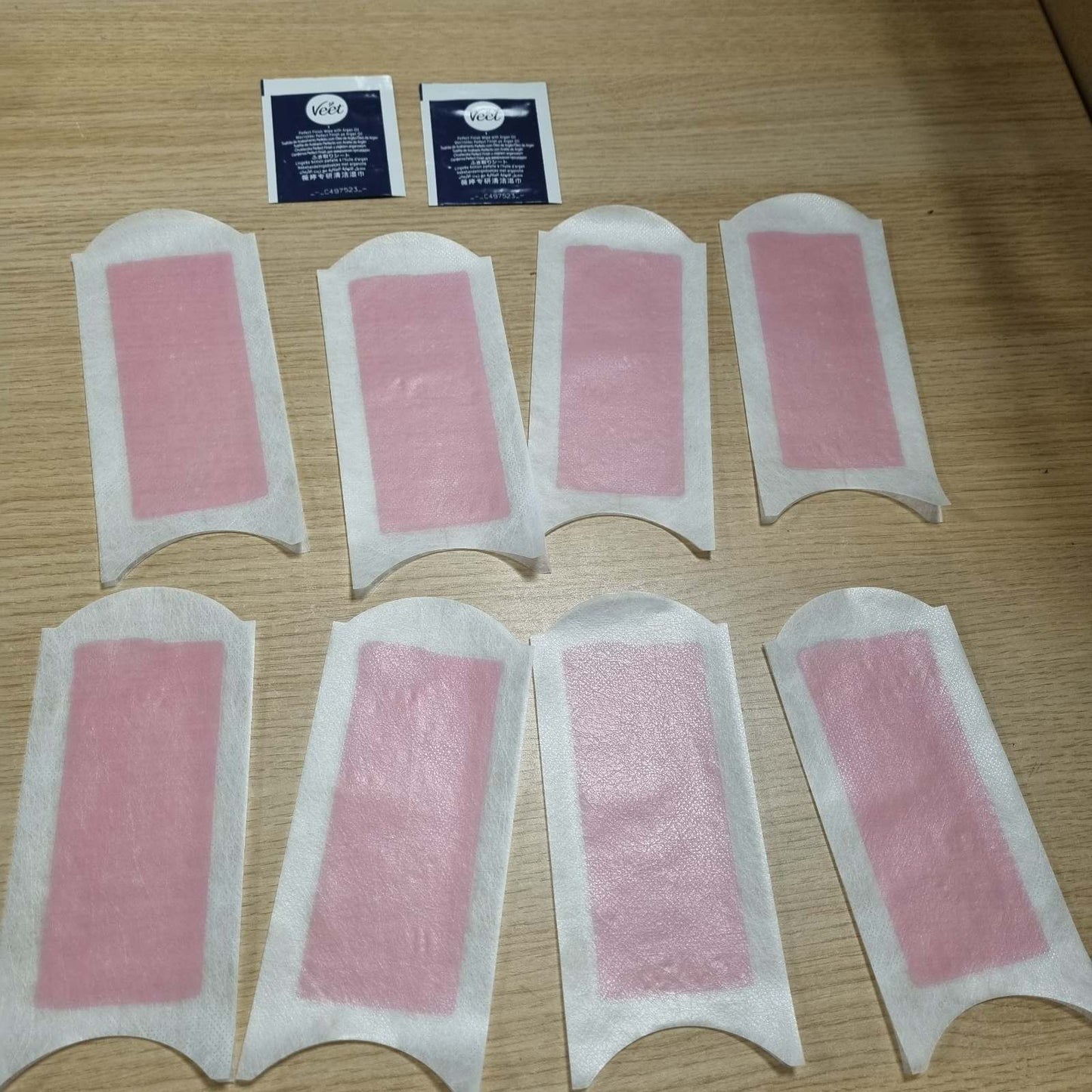 318877 - VEET Shirita dylli të ftohtë Expert, 16 shirita, për heqjen e qimeve në këmbë dhe trup, me gjalpë shea