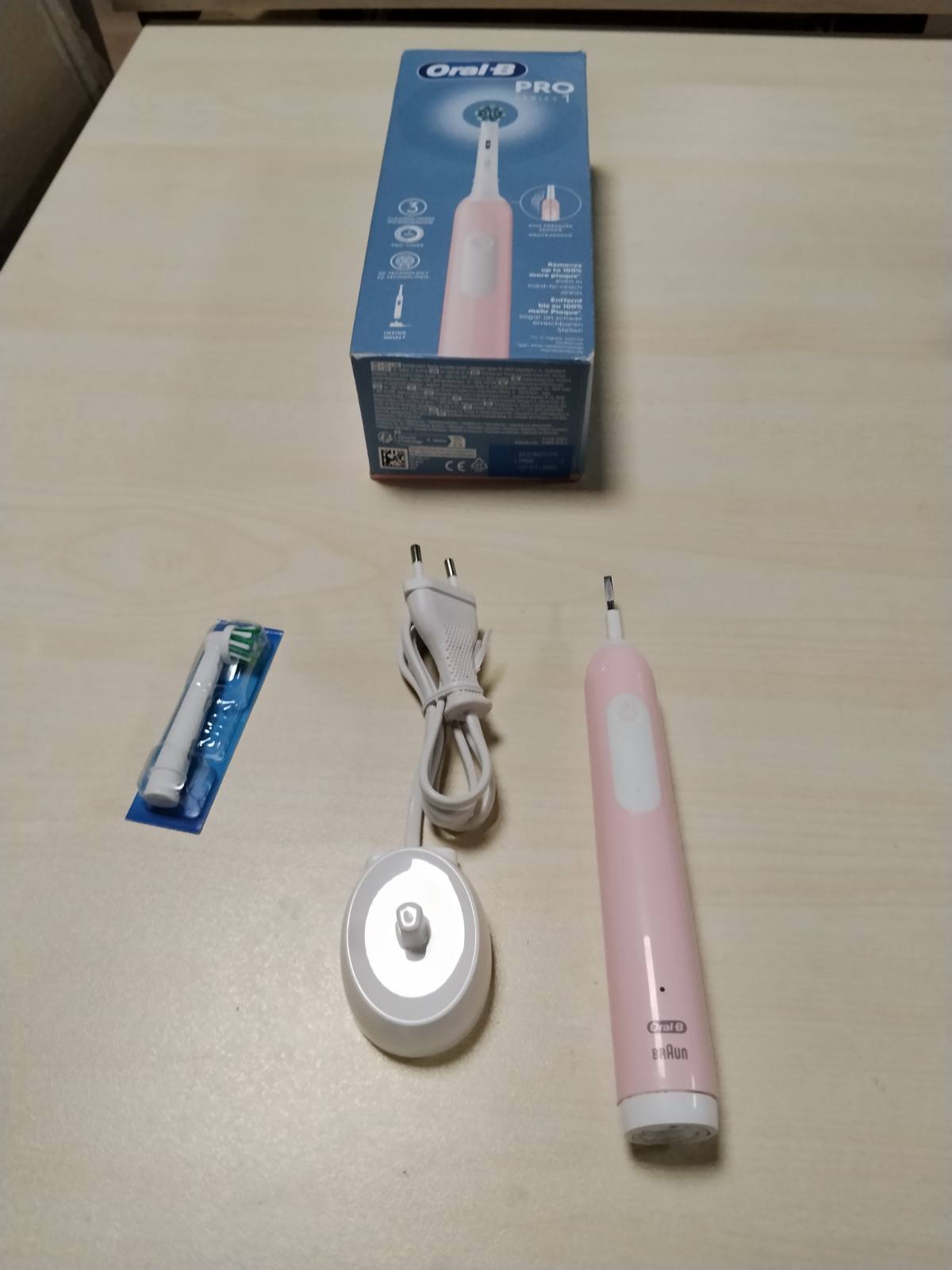 300416 - ORAL-B Furçë dhëmbësh elektrike Pro Series 1, Dorezë dhe kokë furçe të rikarikueshme, e projektuar nga Braun, Dhurata origjinale për gra dhe burra, Ngjyrë Rozë