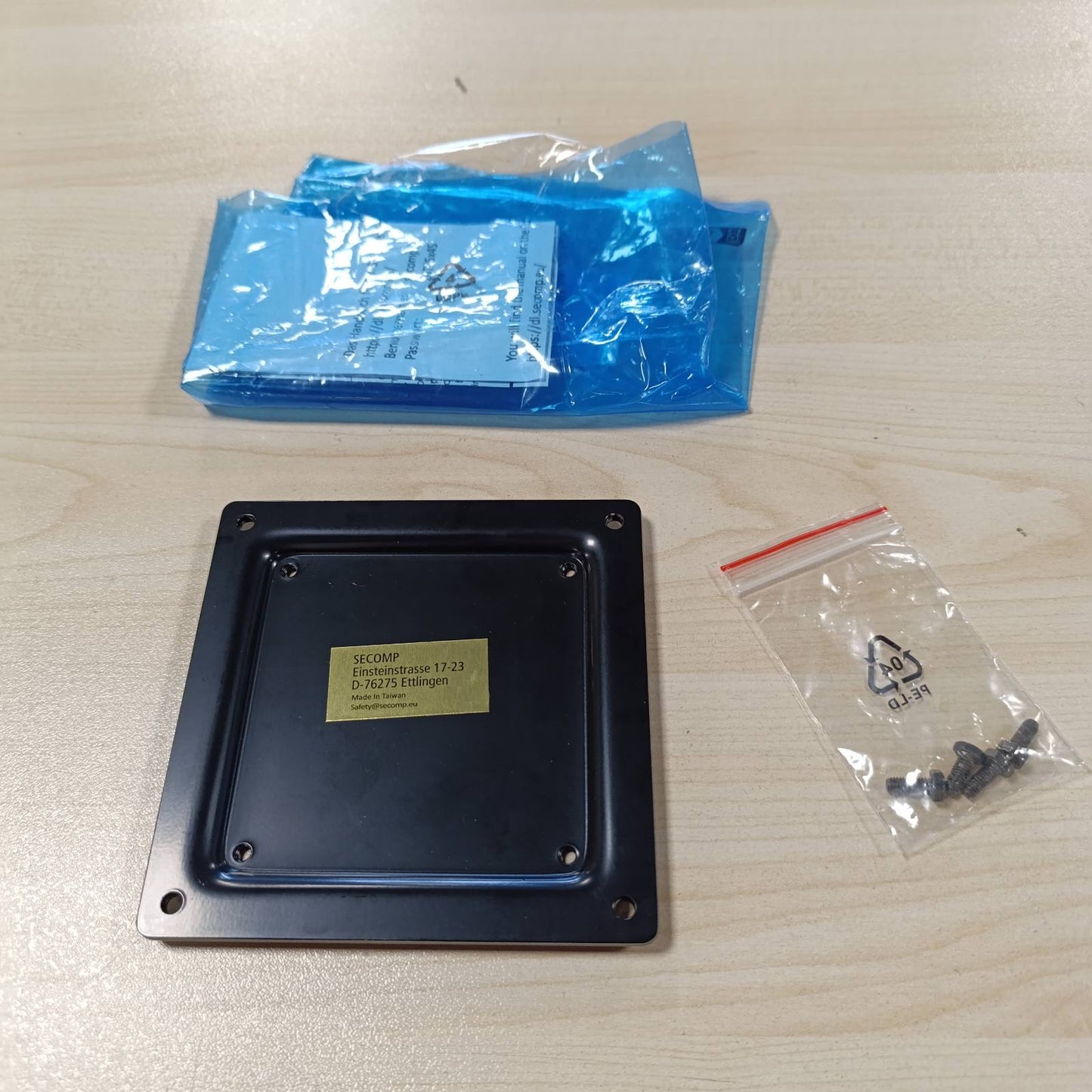 269391 - ROLING Adaptues VESA 75x75 në 100x100, i Zi