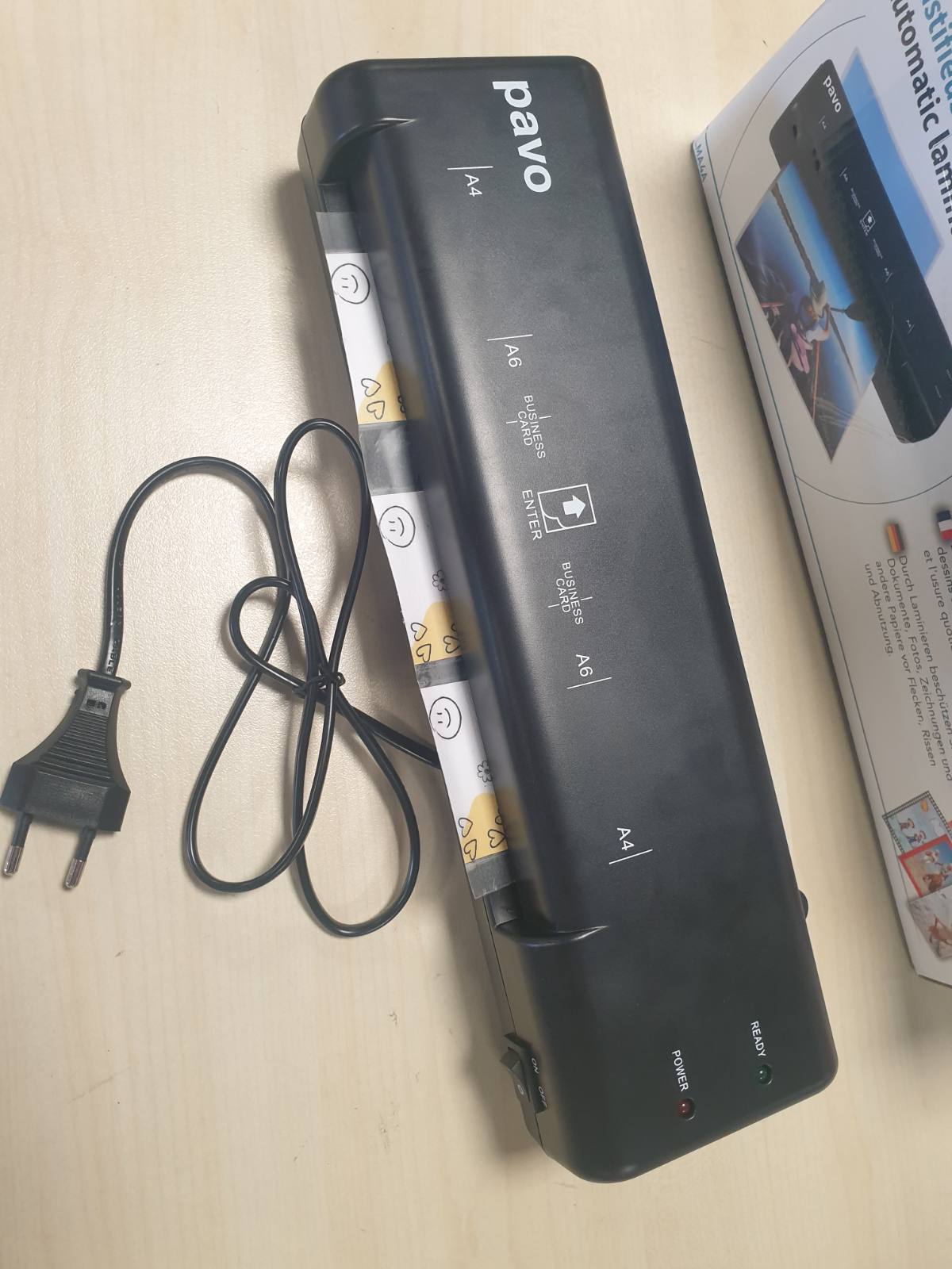 268869 - PAVO: Laminator Premium A4, përfshin 5 qese laminimi A4, model 8038718.