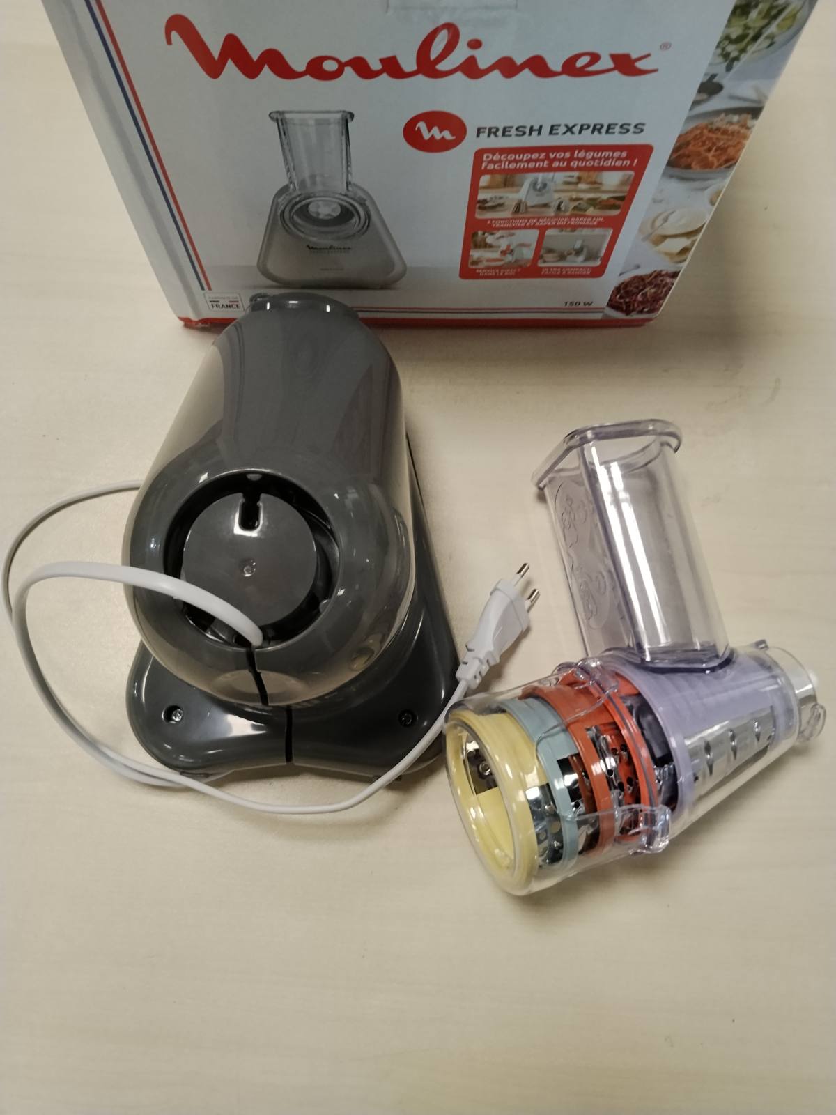 288305 - MOULINEX Rende elektrike për perime Fresh Express, Sistem servirjeje direkte, 5-në-1, Grirje-Prerje-Prerje me valë, Sistem ruajtjeje me kabllo, Aksesorë të sigurt për lavastovilje, Gri, DK855HE0