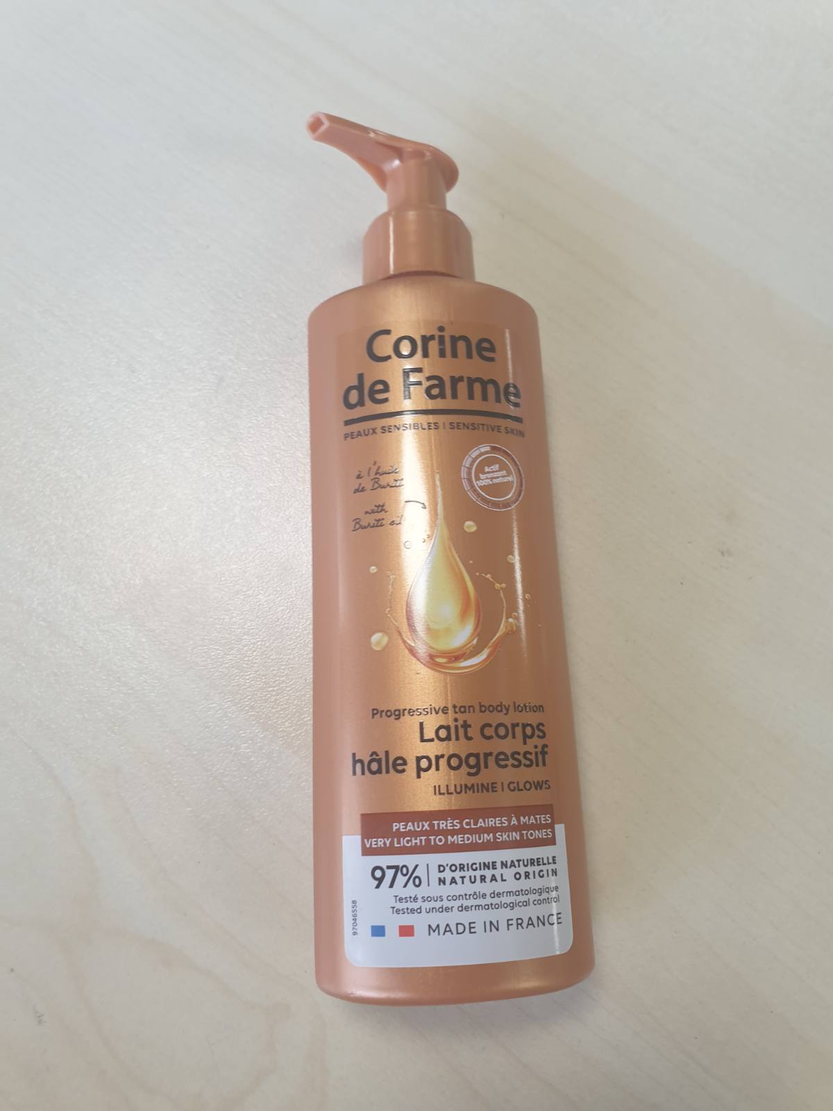 322105 - CORINE DE FARME Qumësht vetë-nxirës gradual Sun Effect DHA 150ml