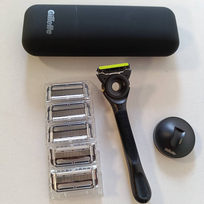271222 - GILLETTE Brisk i Drejtë Labs Neon Night Edition, 1 Dorezë, 5 Tehe Zëvendësuese, Bazë Magnetike, Kuti Udhëtimi, Grep Muri, Brisk Gri