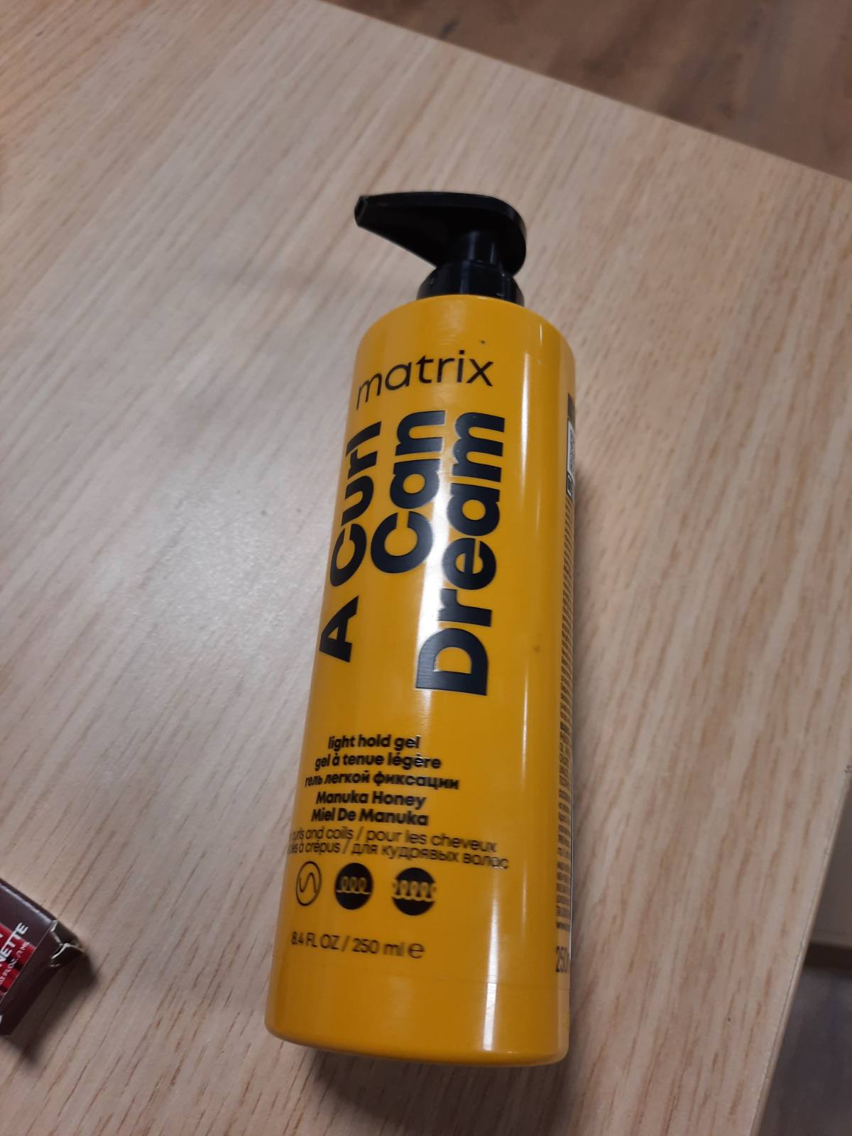321466 - MATRIX A Curl Can Dream, Xhel për Flokë Kaçurrela, 250 ml