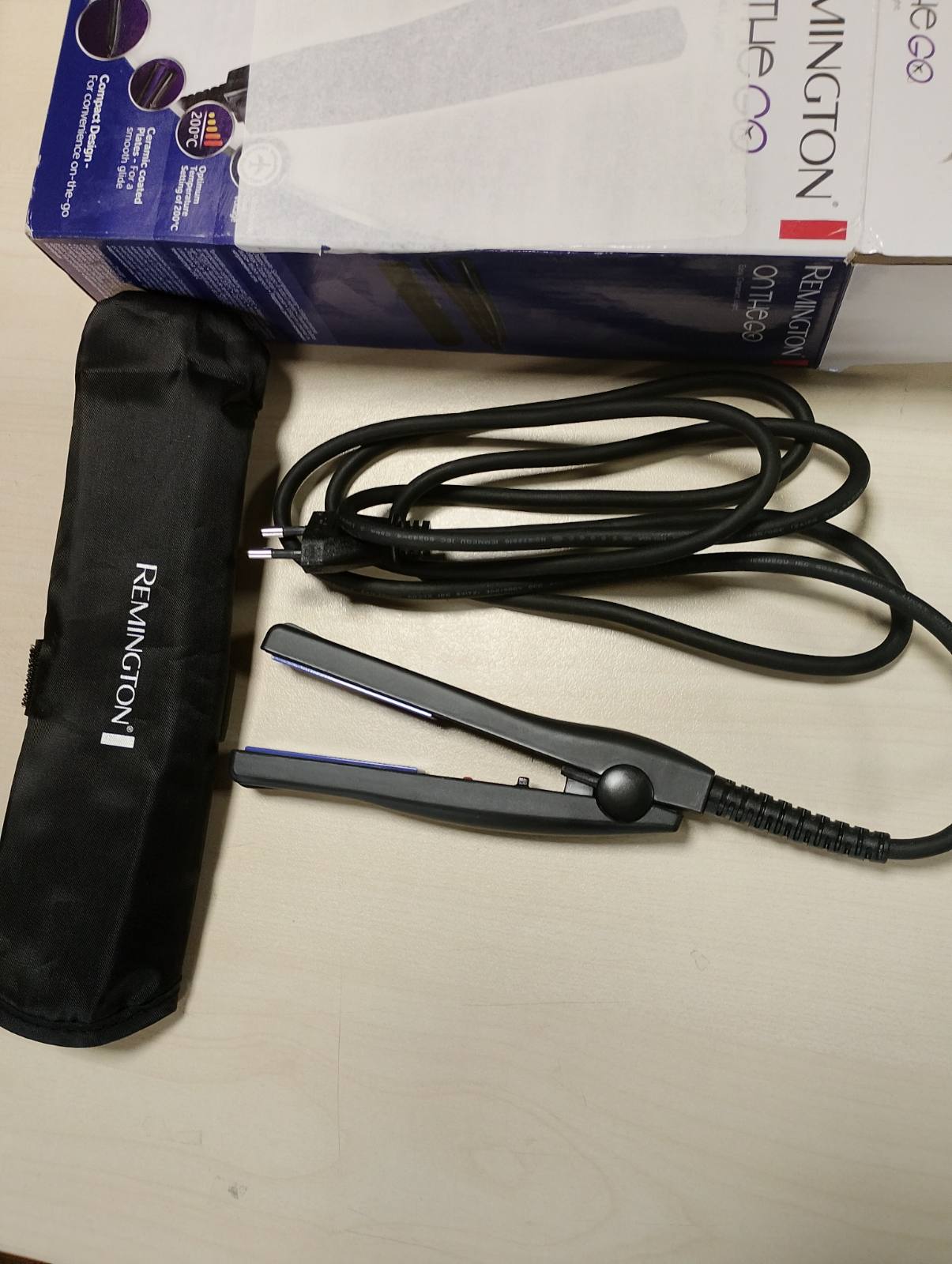 271800 - REMINGTON Drejtuese flokësh Mini S2880, 15 cm, pllaka qeramike, Temperatura 200°C