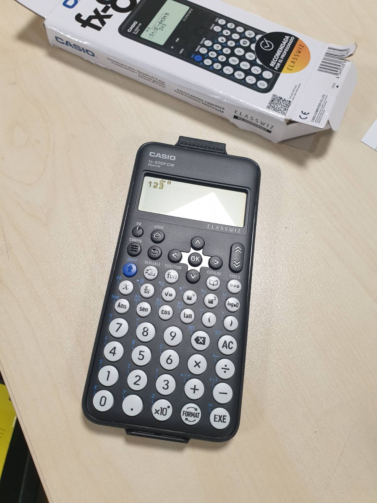 273655 - CASIO FX-82SP CW - Kalkulator Shkencor, 5 Gjuhë, Mbi 300 Funksione, Gri e Errët