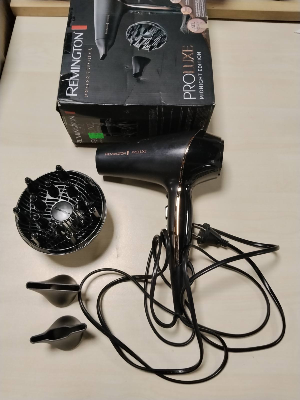 321049 - REMINGTON Tharëse flokësh PROluxe Midnight Jonike | Teknologjia OptiHeat | 2400W, motor profesional AC, 3 koncentratorë + 1 difuzor vëllimi | Model AC9140B