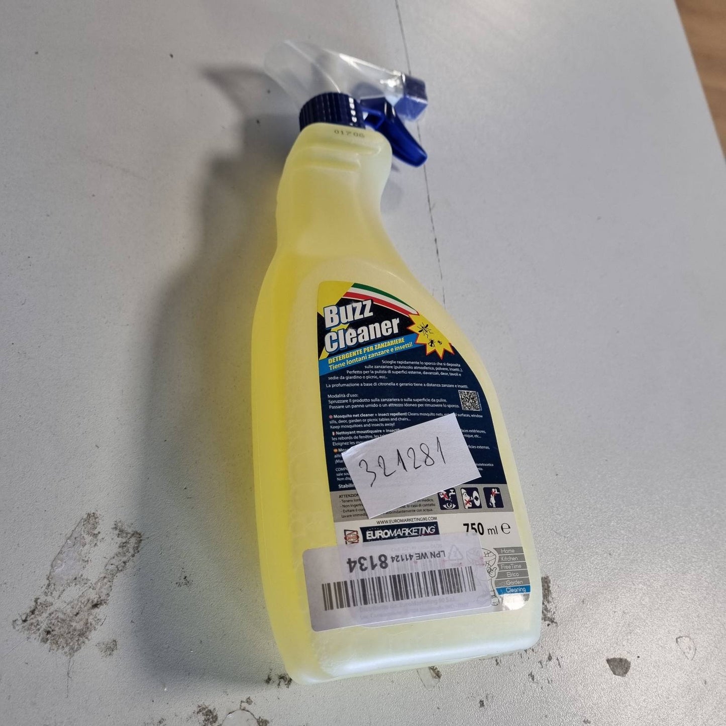 321281 - EURO MARKETING MANUFACTURING Buzz Cleaner Pastrues rrjetash kundër mushkonjave dhe insekteve, 750 ml, me aromë citronele dhe geranium