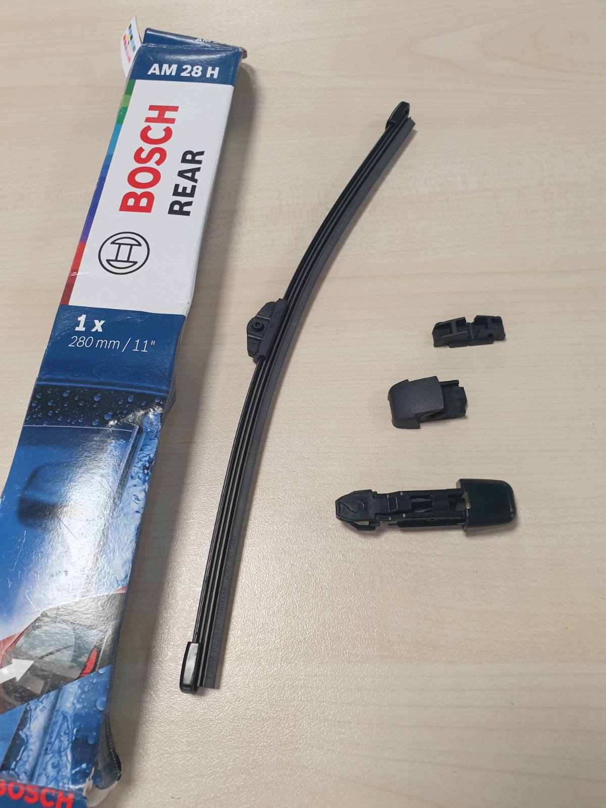 289286 - BOSCH Fshirëse e Xhamit të Pasmë AM 28 H me Performancë Optimale Pastrimi - Fshirëse e Vetme Zëvendësuese për Xhamin e Pasmë, 28 cm