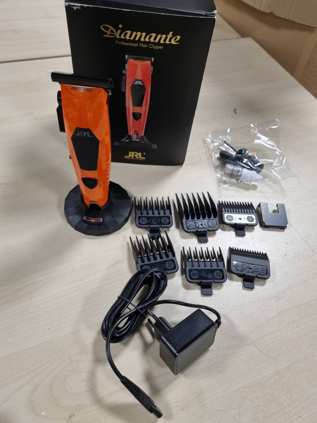 335761 - JRL Makinë prerëse flokësh profesionale pa tel Diamond Orange, teknologji Cool Blade Technology 2025C