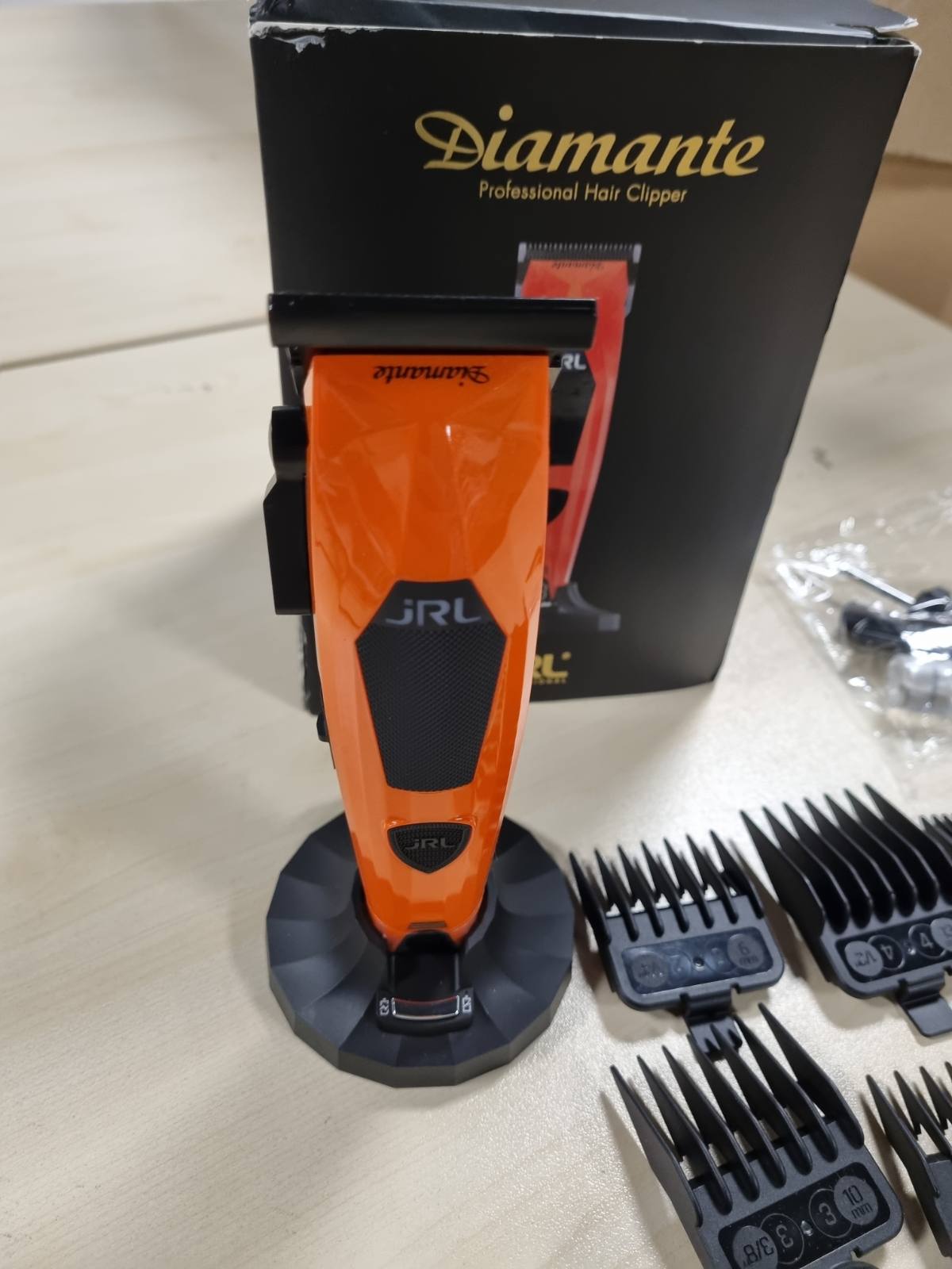 335761 - JRL Makinë prerëse flokësh profesionale pa tel Diamond Orange, teknologji Cool Blade Technology 2025C