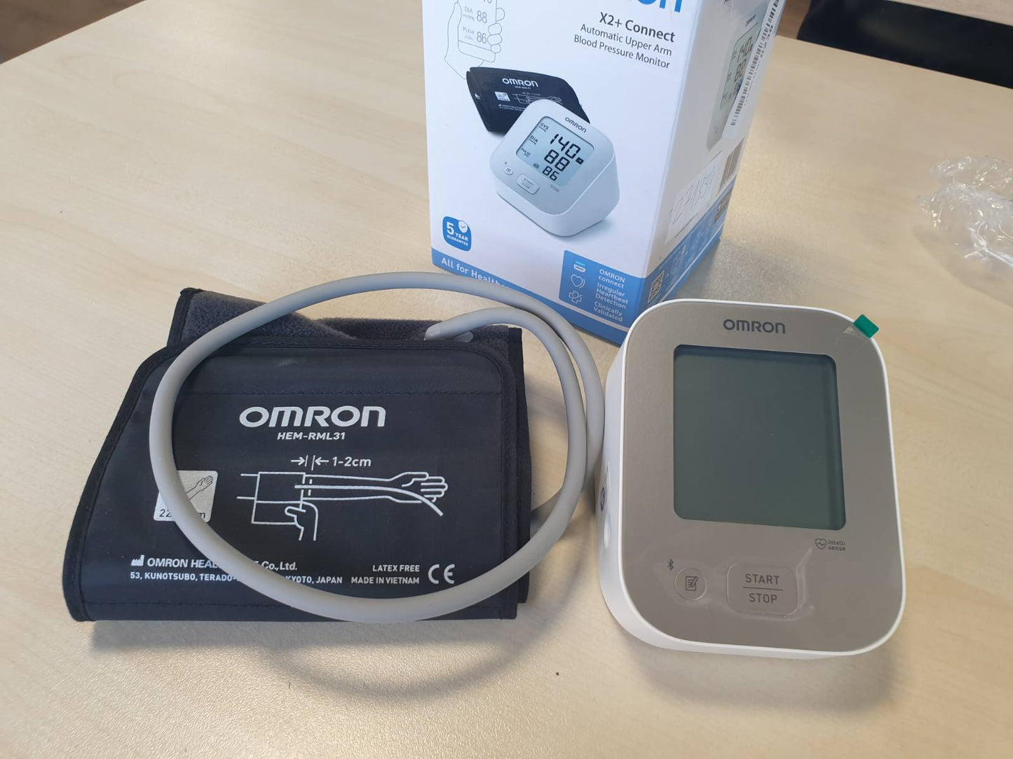 271334 - OMRON Monitor Tensioni i Gjakut X2+ Connect, Validuar Klinikisht, Bluetooth, Manshetë Universale 22-42 cm