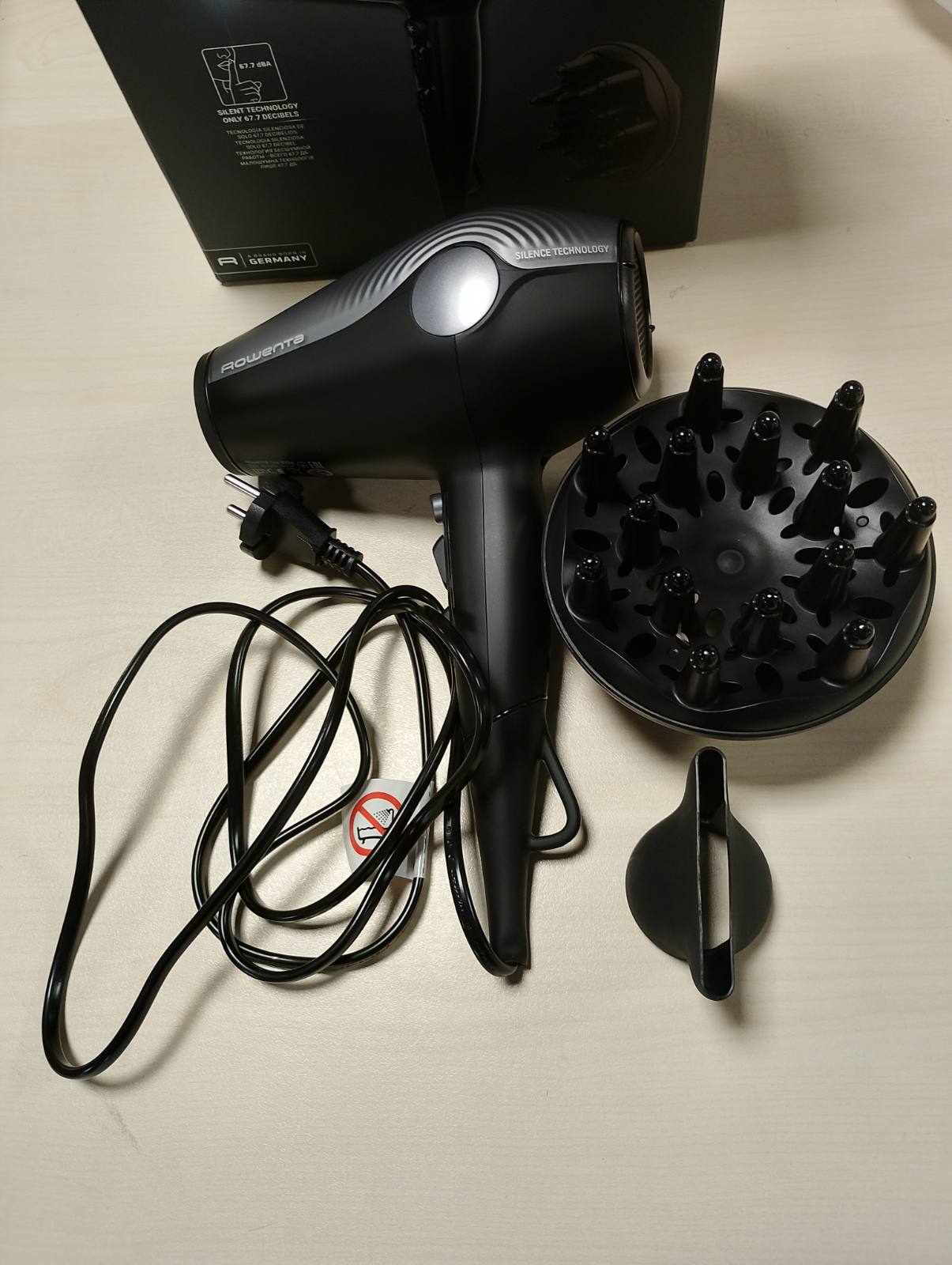 271141 - ROWENTA Ultra Silence CV6430F0 - Tharëse Flokësh Ultra e Qetë, e lehtë dhe kompakte, me difuzues kaçurrelash dhe grykë koncentruese 8 mm, Teknologji Jonike