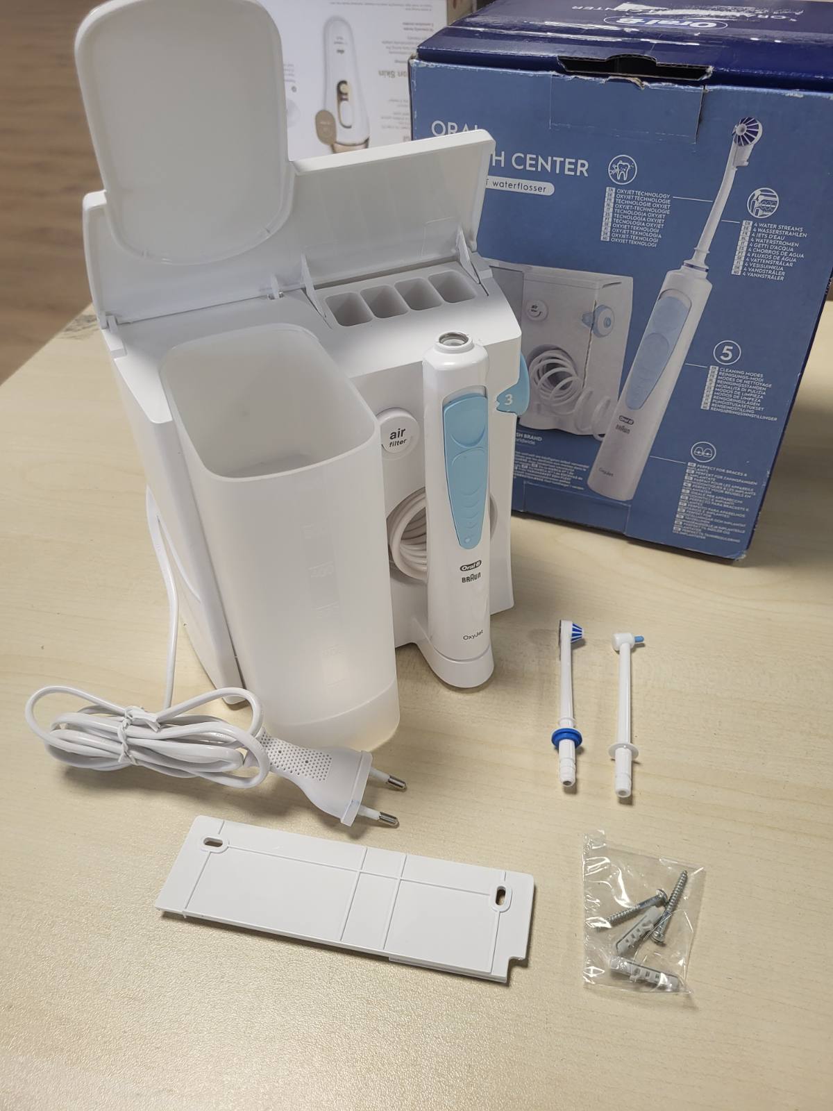 271201 - Oral-B Pastrues Uji për Qendrën Shëndetësore me 1 Grykë Oxyjet, 1 Grykë Spërkatjeje Uji